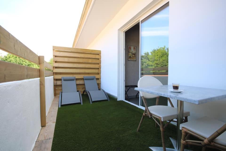 The Originals Boutique, Hôtel Lakeside, Biscarrosse , Lac Parentis-en-Born Exterior foto